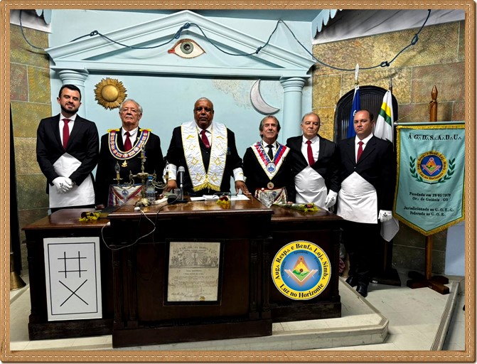 Loja Luz no Horizonte inicia três novos Maçons