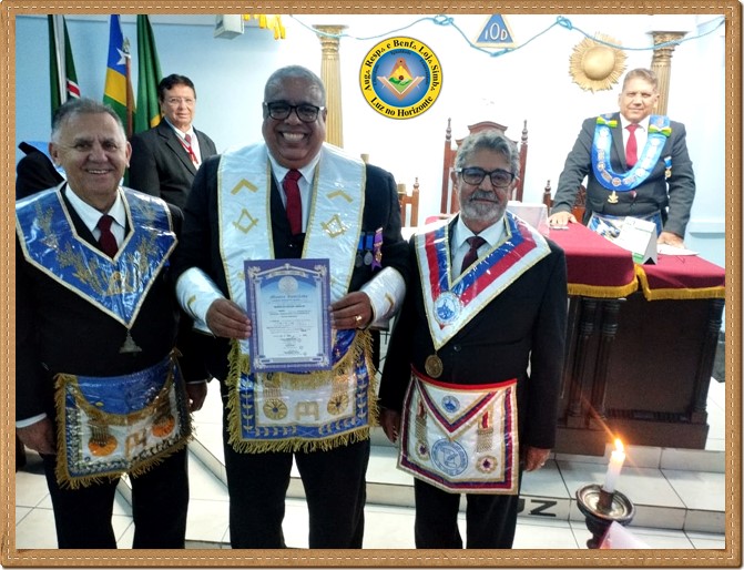 Ronaldo Souza de Araújo, Venerável-Mestre recebendo o diploma de Mestre Instalado